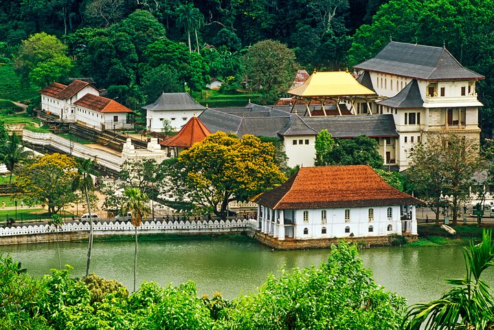 Kandy City Tour from Hikkaduwa - Photo 1 of 8